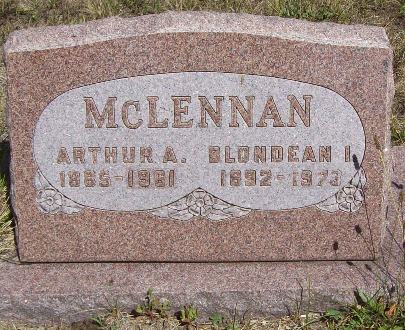 Photo of headstones/Arthur A McLennan 1885-1961 & Blondean I hdstn Mona View Cem, Muskegon, Michigan, USA